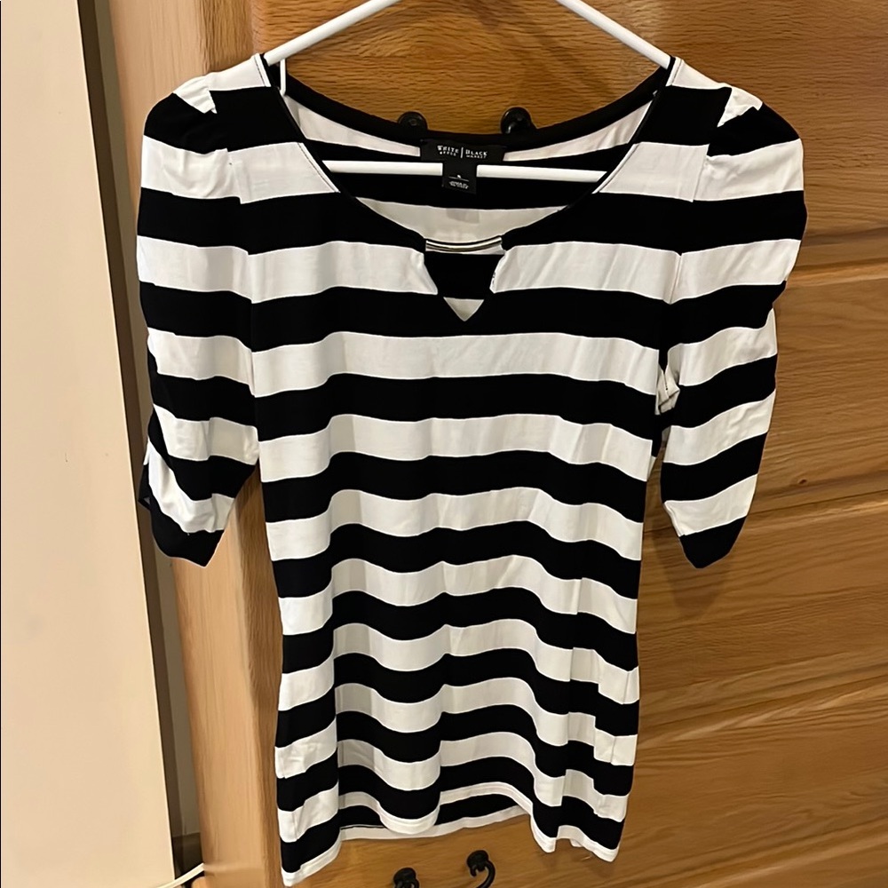 White House Black Market Fitted Black and White 3/4 Sleeve Tee